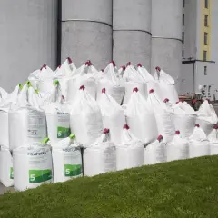 Duże białe worki z nawozem Polifoska 5, gotowe do wysyłki. Sprawdź saletrosan 26 cena i zamów już dziś!