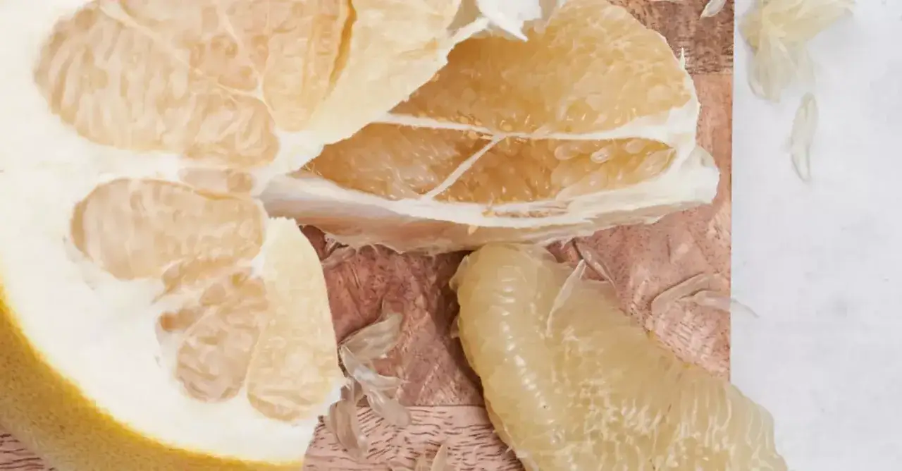 Zdjęcie Kiedy sezon na pomelo? Dowiedz się, kiedy je kupić w Polsce